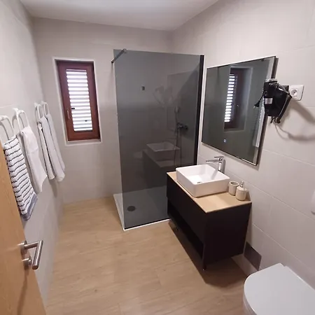 Amaryllis Family Apartment Veli Lošinj