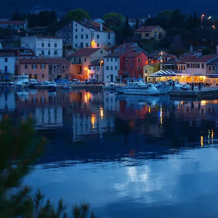 Amaryllis Residence, Diana & Deluxe With Shared Kitchen Veli Losinj