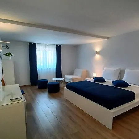 Amaryllis Residence, Diana & Deluxe With Shared Kitchen Appartement Veli Lošinj