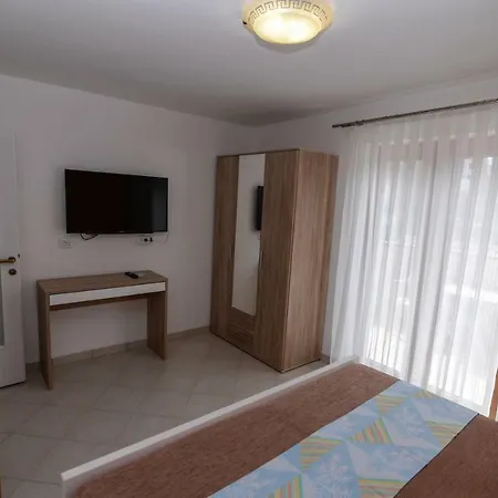 Amaryllis Residence, Diana & Deluxe With Shared Kitchen *