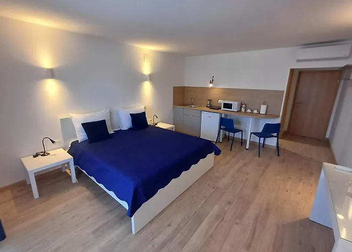Amaryllis Family Appartement Veli Lošinj
