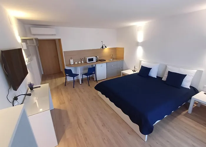Amaryllis Family Appartement Veli Lošinj